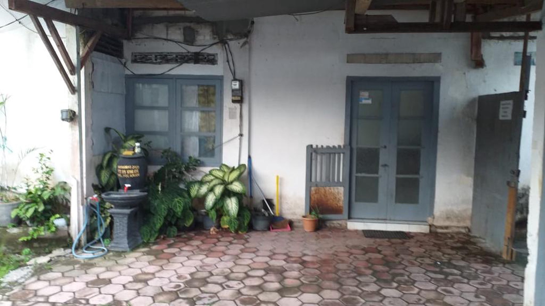 Dijual 1150 m2 Rumah Komersial Usaha Kota Kediri di Jalan Ronggowarsito - Garasi Carport 30 MOBIL cocok Buat Segala Usaha