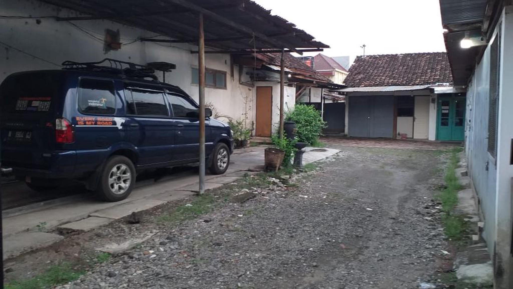 Dijual 1150 m2 Rumah Komersial Usaha Kota Kediri di Jalan Ronggowarsito - Garasi Carport 30 MOBIL cocok Buat Segala Usaha