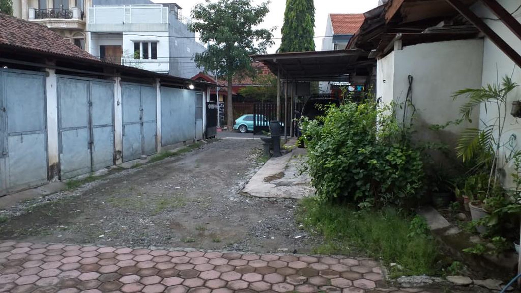 Dijual 1150 m2 Rumah Komersial Usaha Kota Kediri di Jalan Ronggowarsito - Garasi Carport 30 MOBIL cocok Buat Segala Usaha