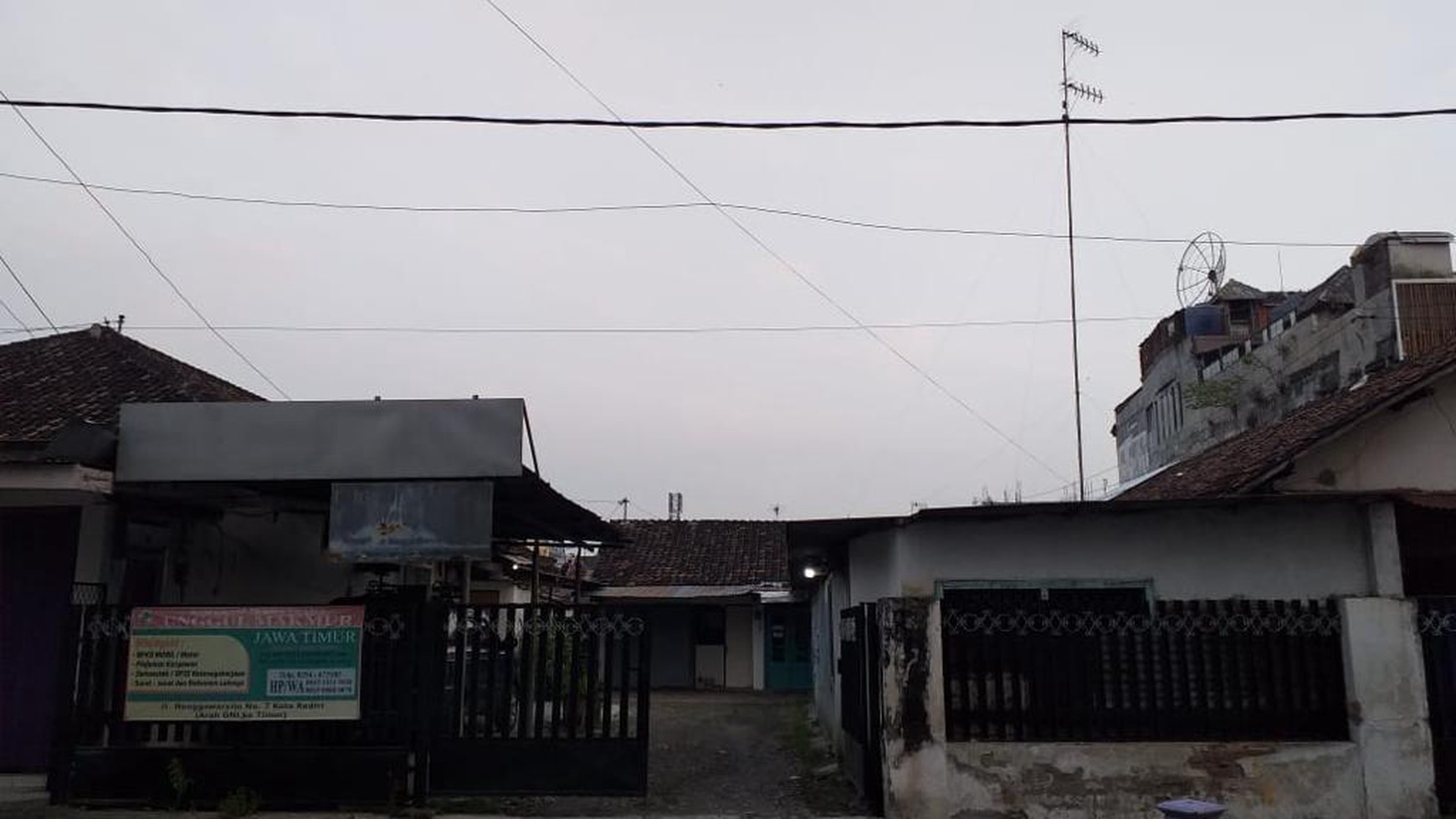 Dijual 1150 m2 Rumah Komersial Usaha Kota Kediri di Jalan Ronggowarsito - Garasi Carport 30 MOBIL cocok Buat Segala Usaha