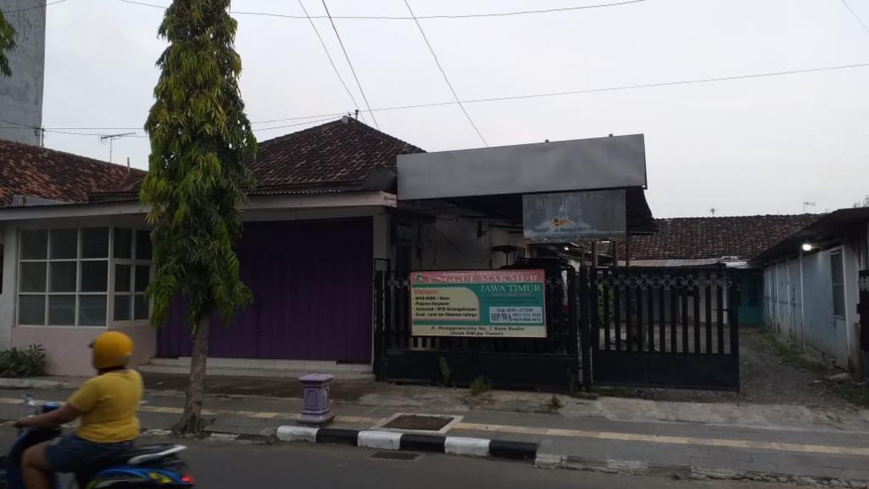 Dijual 1150 m2 Rumah Komersial Usaha Kota Kediri di Jalan Ronggowarsito - Garasi Carport 30 MOBIL cocok Buat Segala Usaha