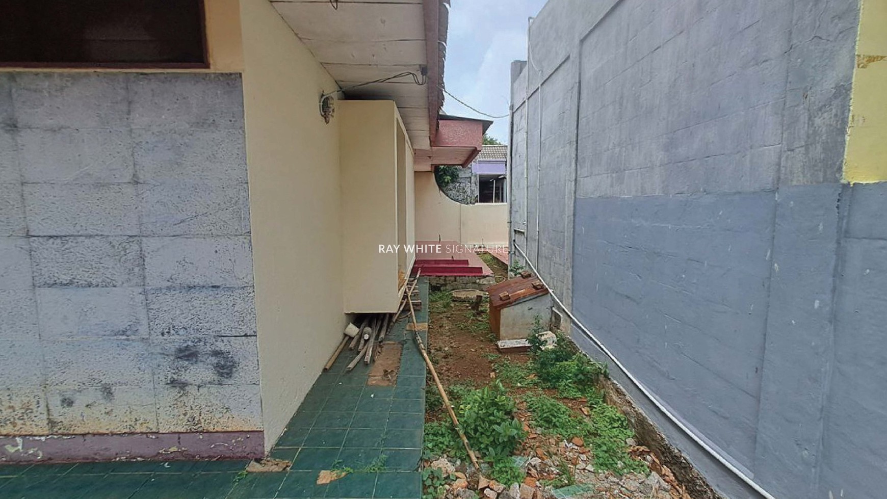 Rumah Posisi Hook Pinggir Jalan di Jl Kejaksaan Raya