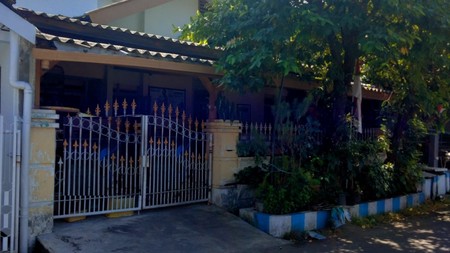 Dijual Rumah 2 lantai di Taman Indah Surabaya Barat