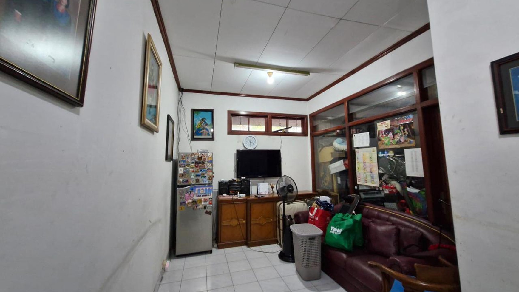 Di Jual Rumah strategis, siap huni, dan terawat di Jl. Bakti Cilandak Timur, Jakarta Selatan