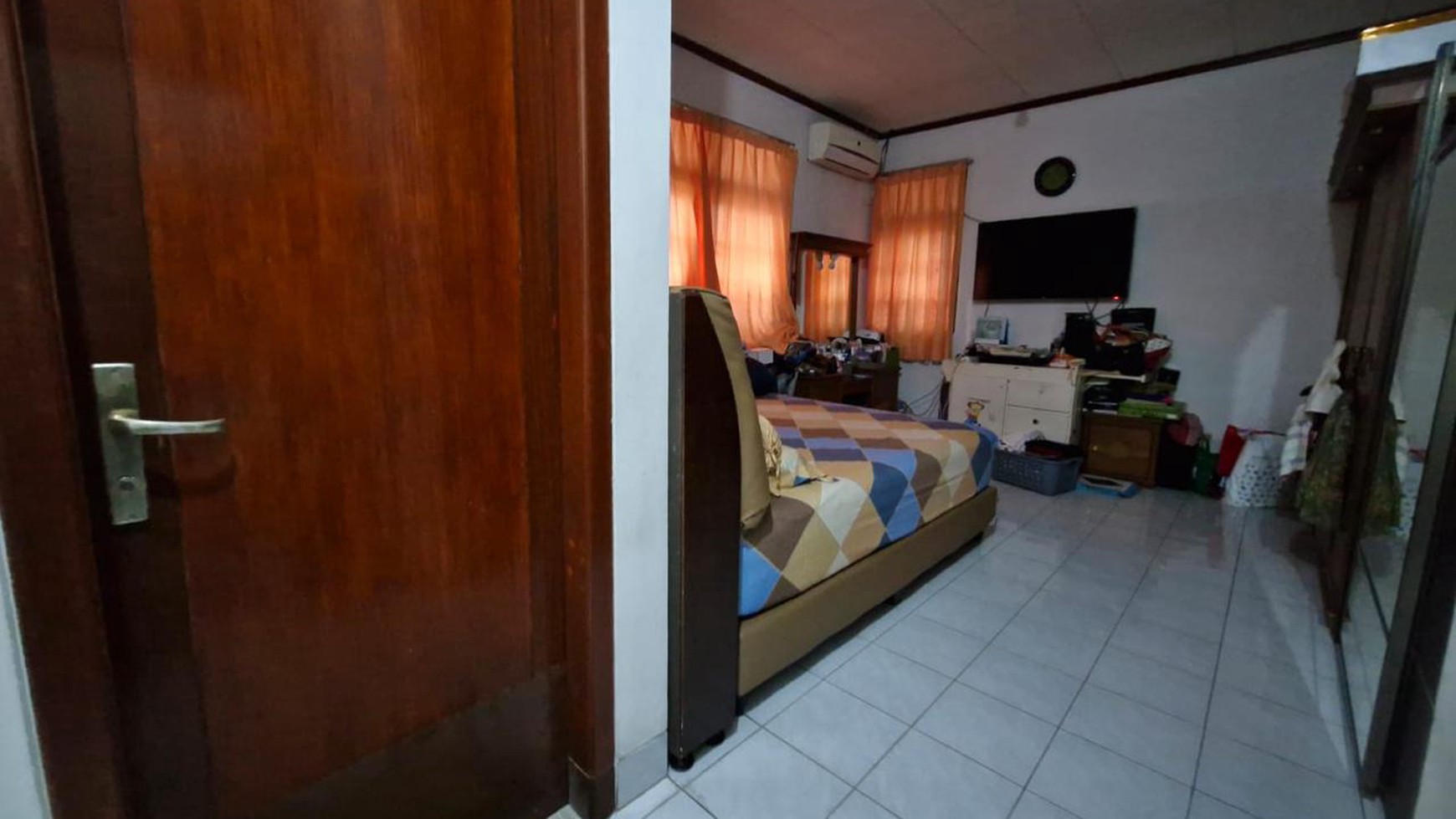 Di Jual Rumah strategis, siap huni, dan terawat di Jl. Bakti Cilandak Timur, Jakarta Selatan