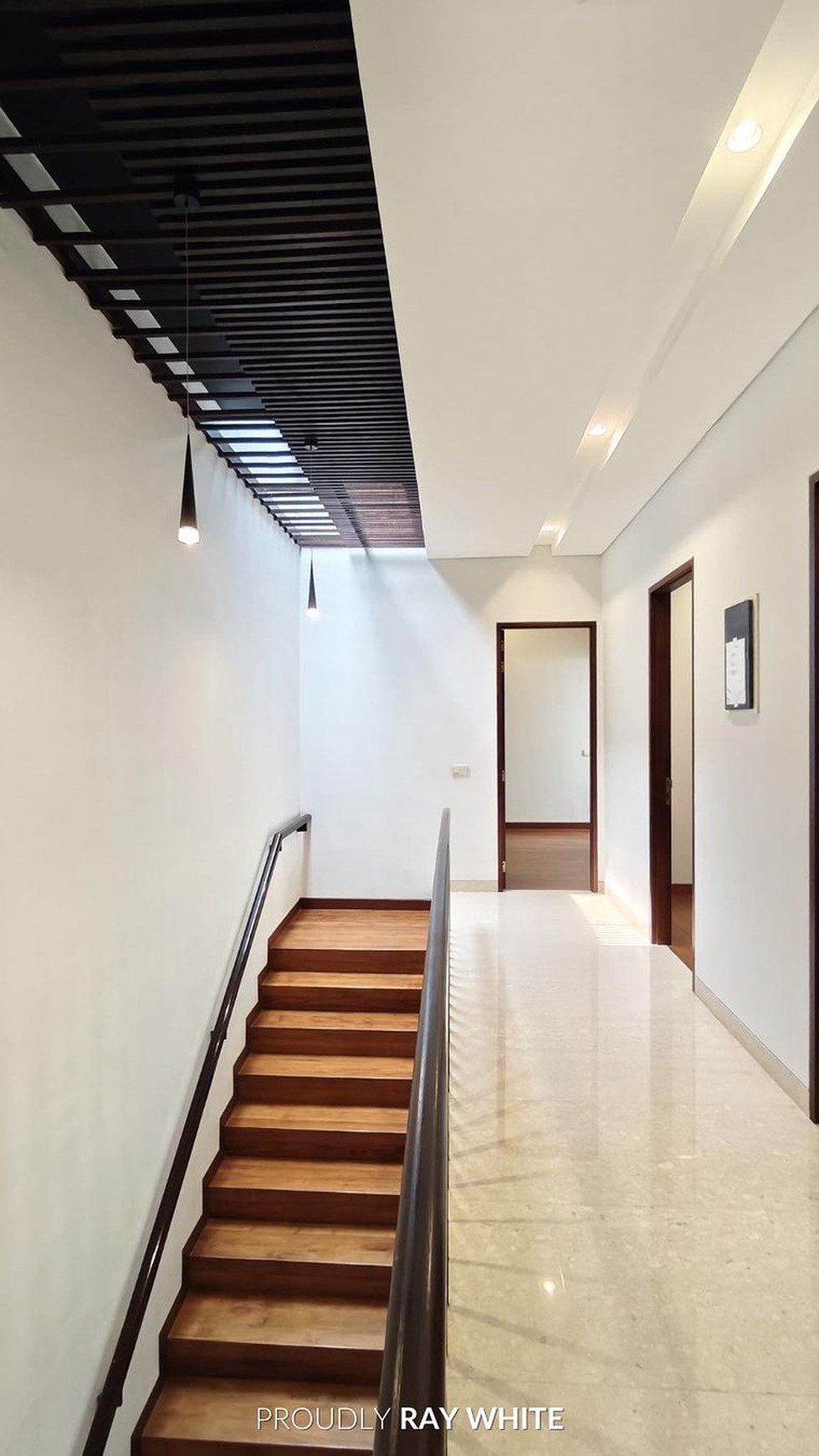 Rumah Modern Tropical dengan Kolam Renang di Cipete, Jakarta Selatan.