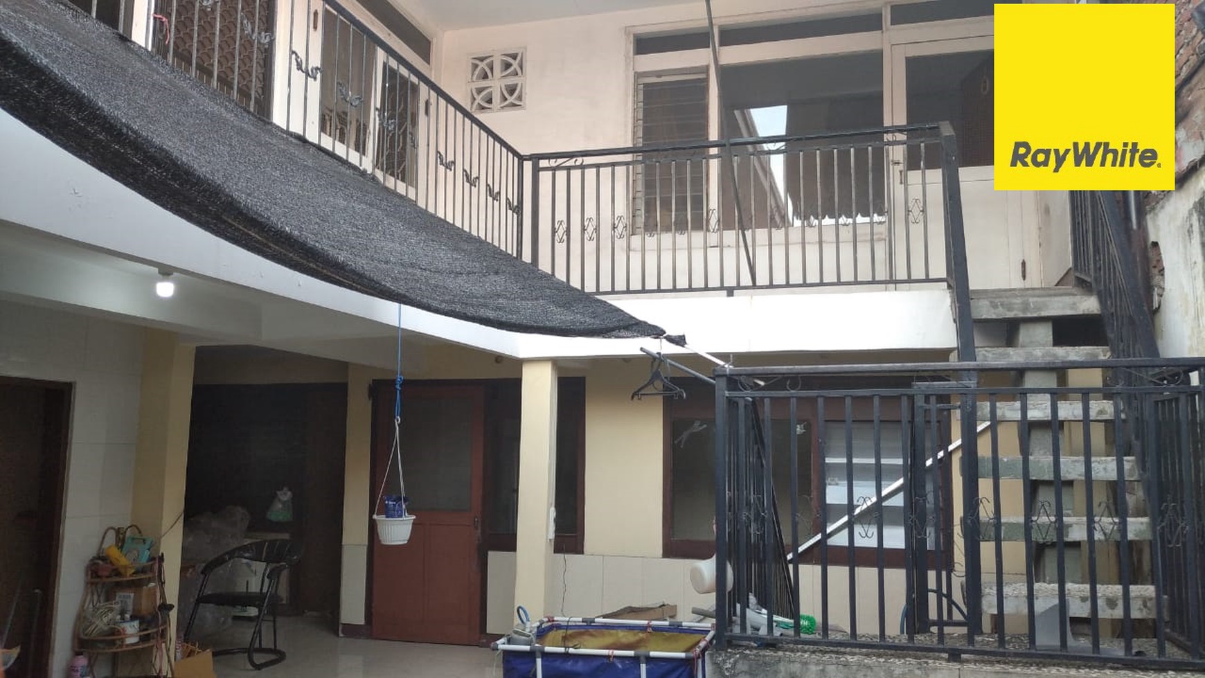 Dijual Rumah 2 lantai Strategis di Jl Lebak Arum Surabaya