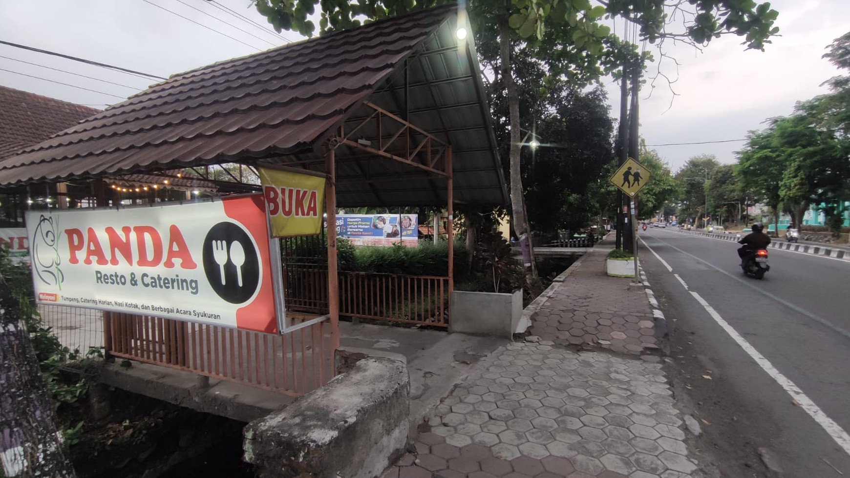 Ruang Usaha Cocok Untuk Resto Lokasi Strategis di Purworejo 