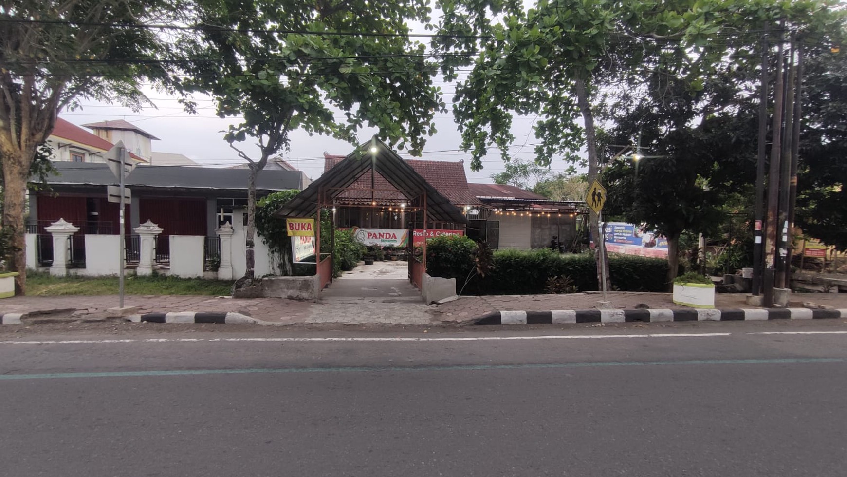 Ruang Usaha Cocok Untuk Resto Lokasi Strategis di Purworejo 