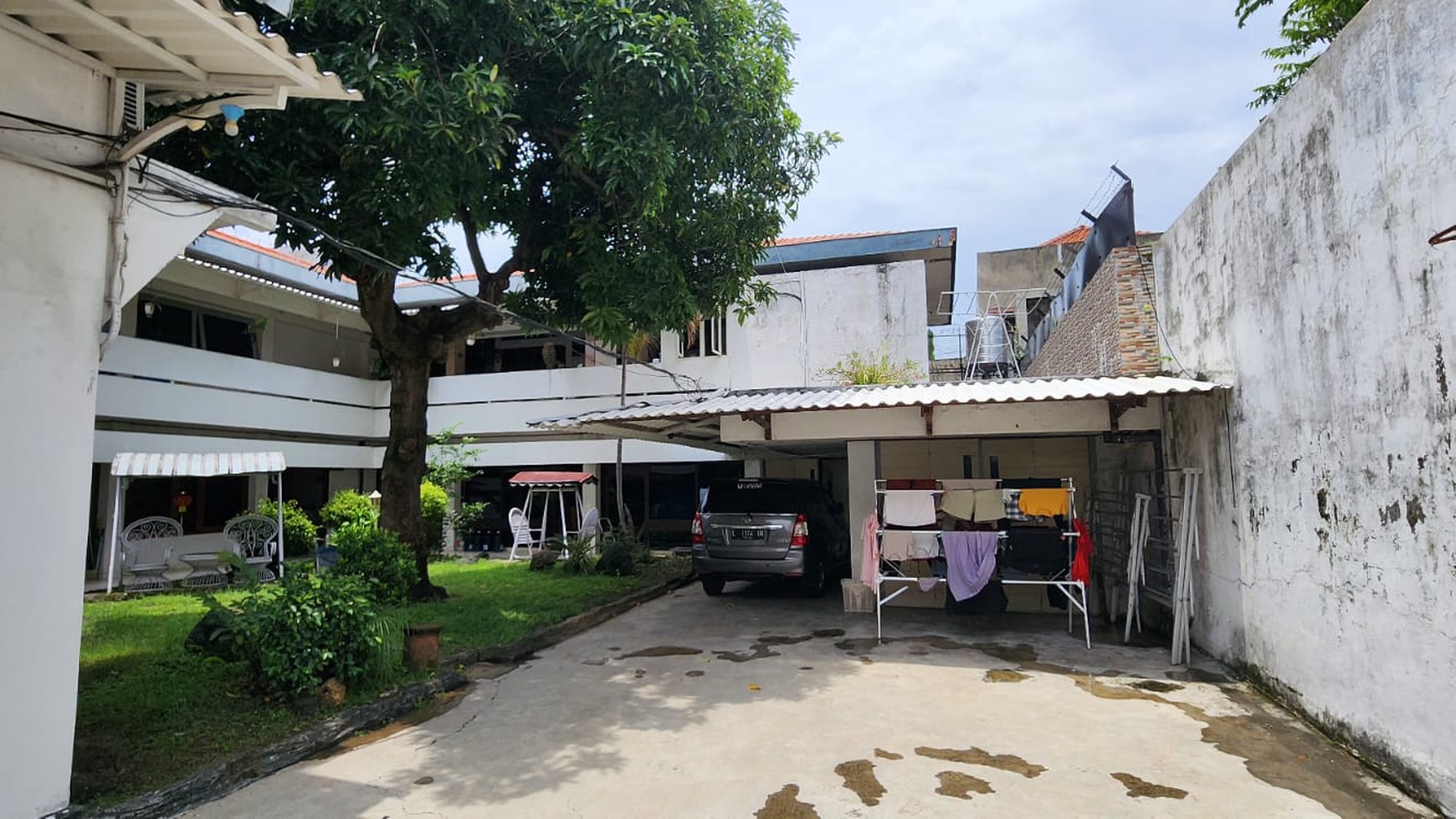 Dijual / Disewakan 1120 m2 Rumah Surabaya Pusat area Jalan Arjuna - Kedung Doro  - Garasi Carport 21 Mobil