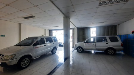 Disewakan Ruko Gandeng ex Office di Area Strategis Kebayoran Baru, Jakarta Selatan 