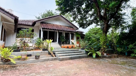 RUMAH HITUNG TANAH DENGAN HALAMAN LUAS DI PEJATEN TIMUR, JAKARTA SELATAN #CH