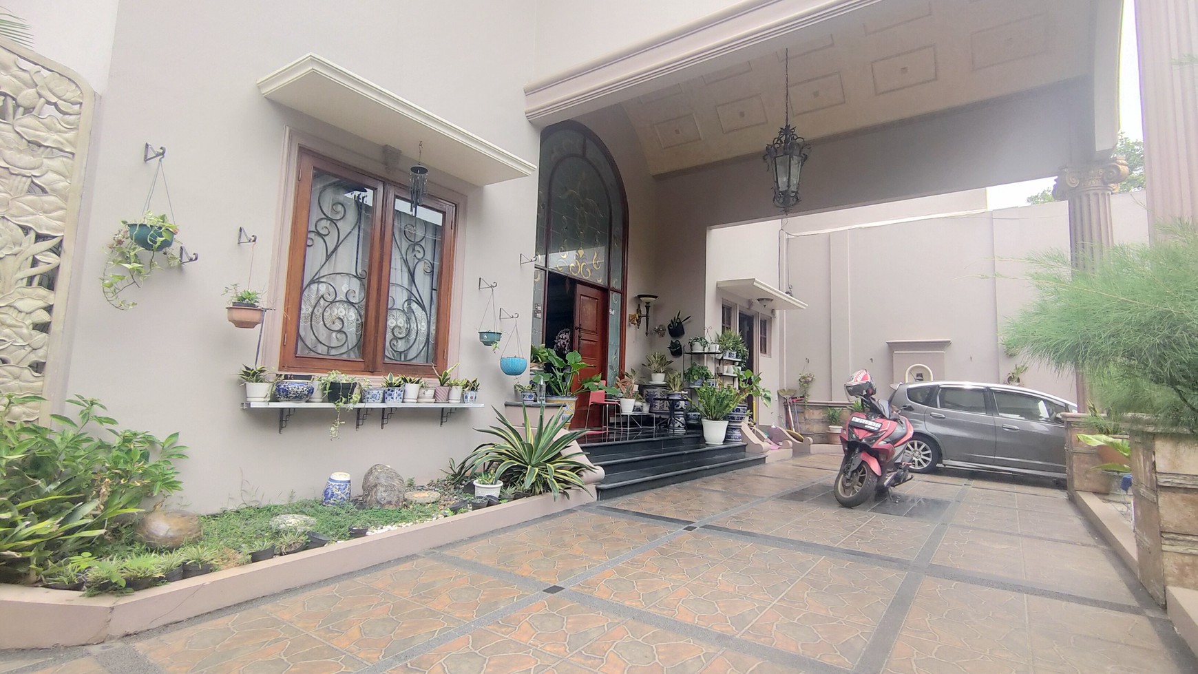 Rumah Mewah Lebak Bulus Dalam Komplek