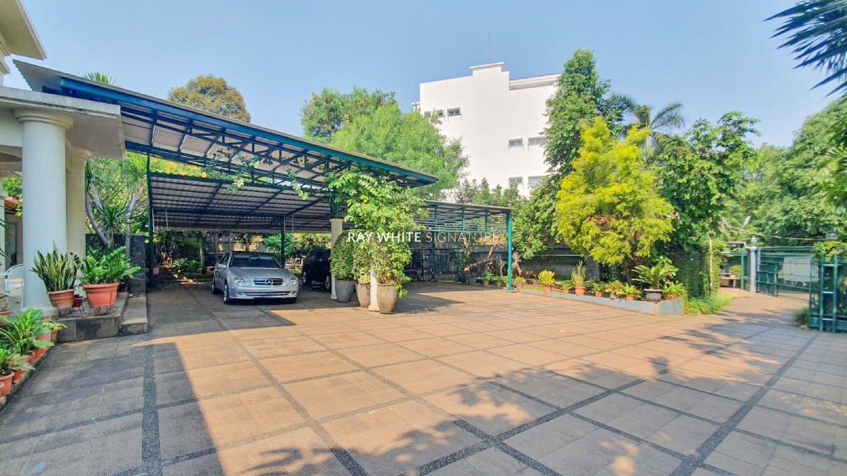 Rumah Hitung Tanah Area Cipete