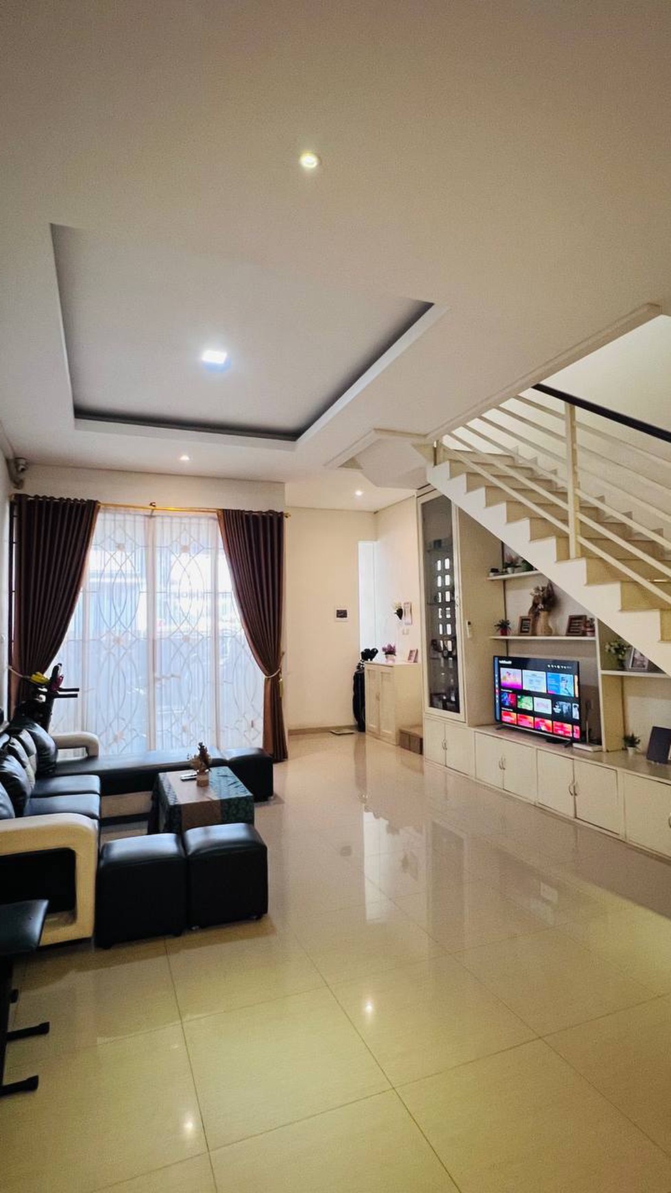 DIJUAL RUMAH KARANG EMPAT SURABAYA - FULL FURNISHED + STRATEGIS