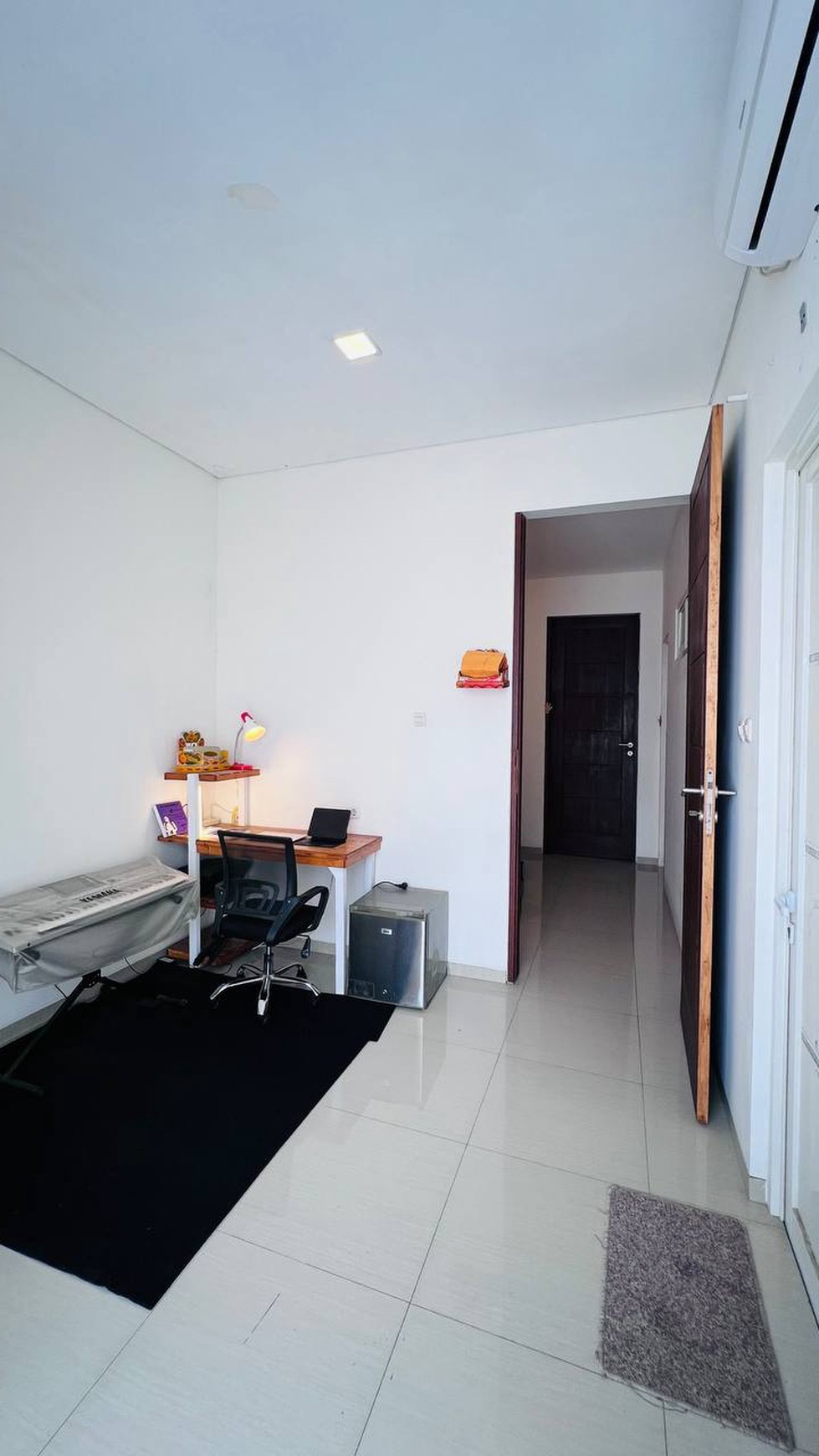 DIJUAL RUMAH KARANG EMPAT SURABAYA - FULL FURNISHED + STRATEGIS