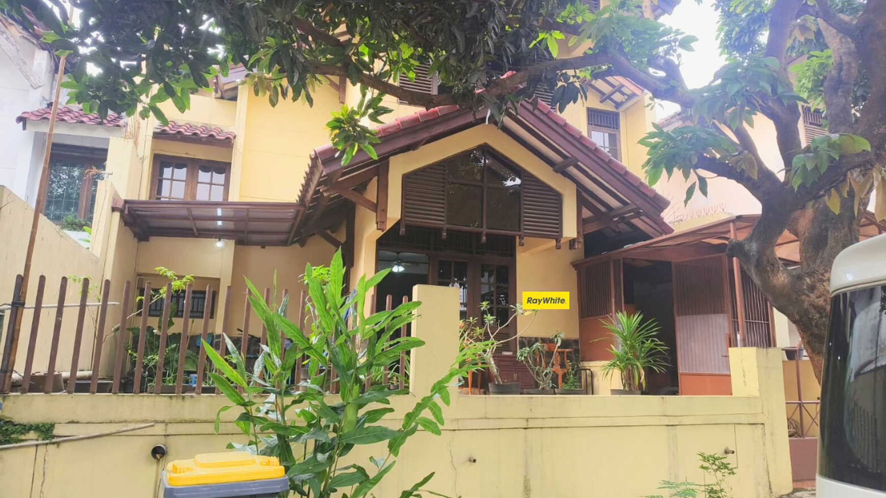 Rumah Bagus 2 lantai di Pondok Cabe, Tangerang Selatan