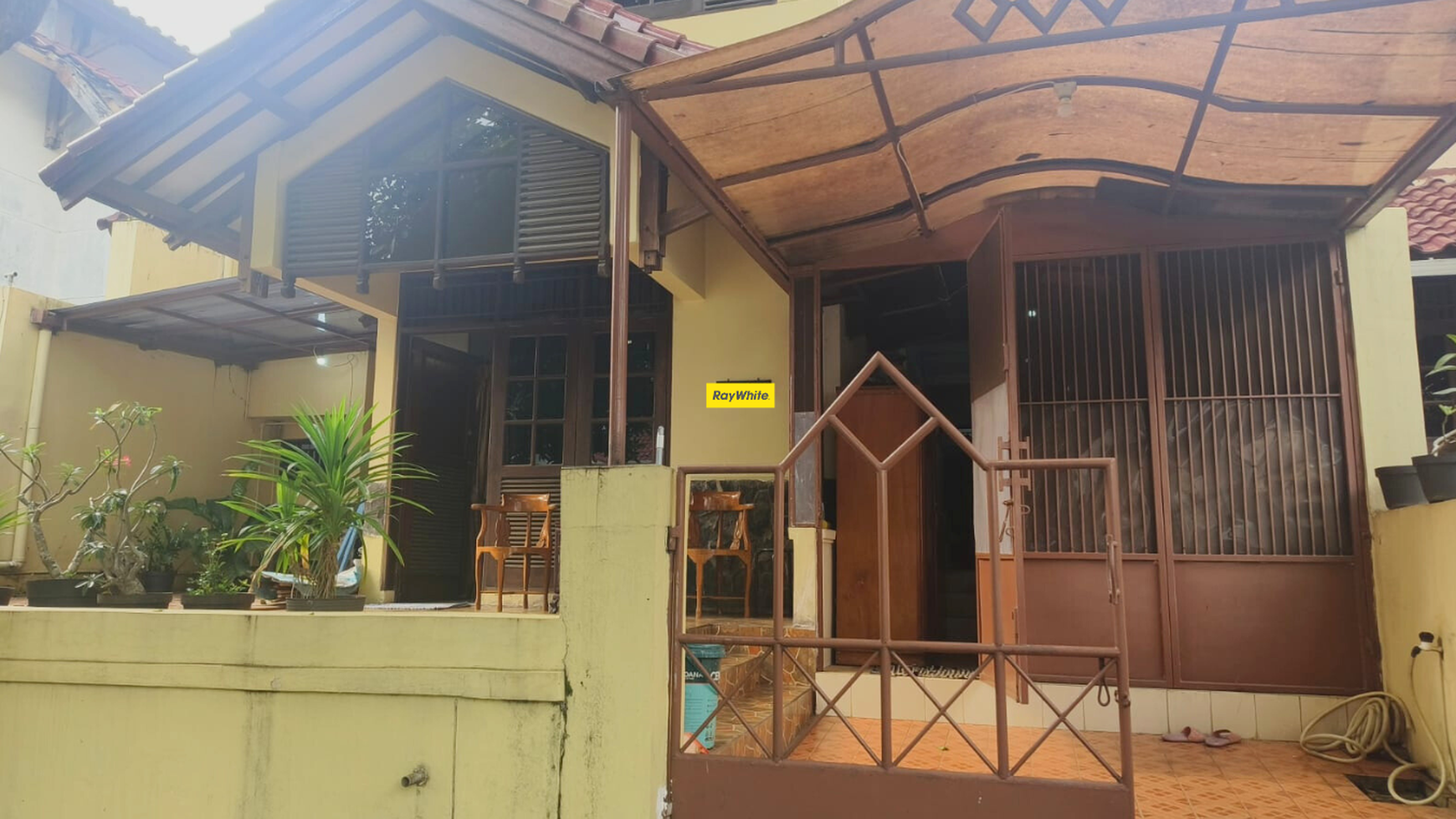 Rumah Bagus 2 lantai di Pondok Cabe, Tangerang Selatan