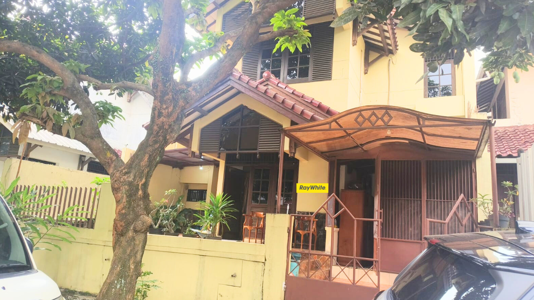 Rumah Bagus 2 lantai di Pondok Cabe, Tangerang Selatan