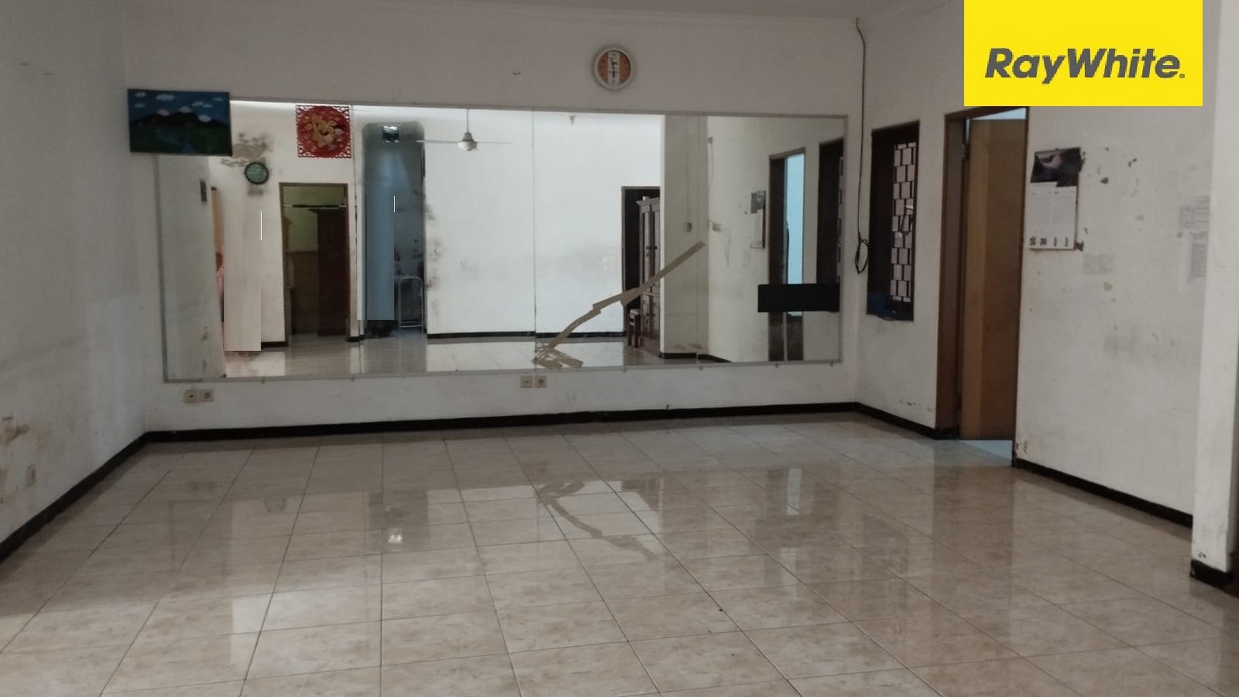 Disewakan Rumah di Darmo Permai Selatan Surabaya