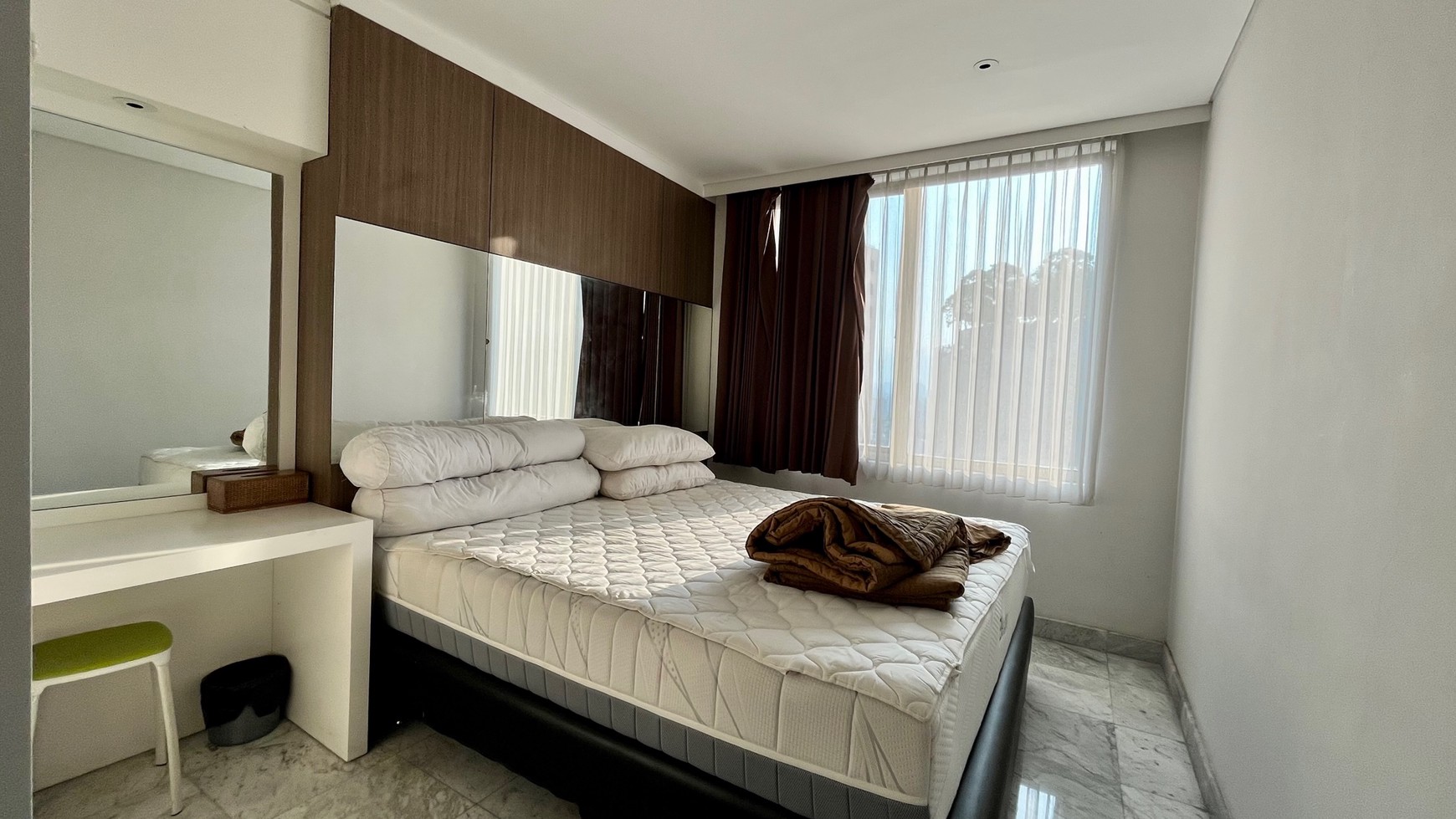 For Rent Apartment 3BR Kondominium Regency, Diatas Tunjungan Plaza Surabaya