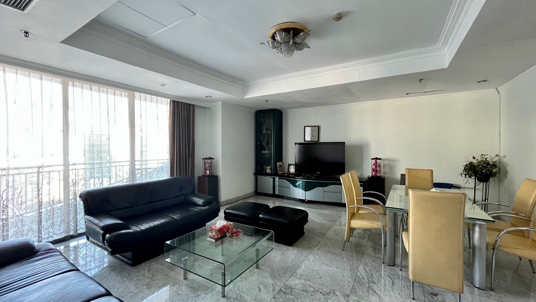 Kondominium Regency 3BR luas 134m2, Akses langsung ke Tunjungan Plaza Surabaya