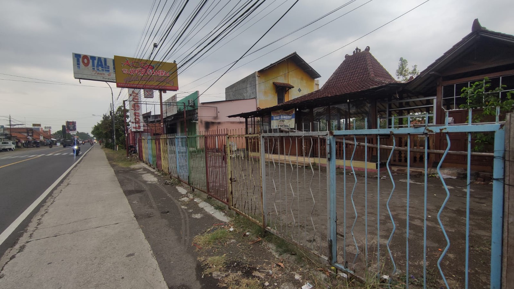 Ruang Usaha 2 Lantai Lokasi Strategis di Jl Gajah Mada Purworejo 