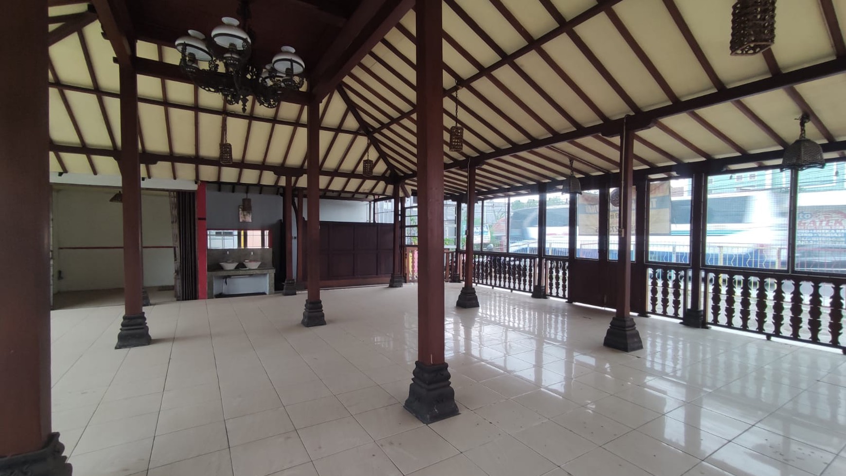 Ruang Usaha 2 Lantai Lokasi Strategis di Jl Gajah Mada Purworejo 