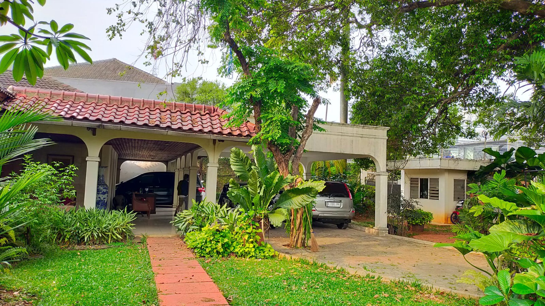 Rumah Klasik dan Asri di Kemang, Jakarta Selatan