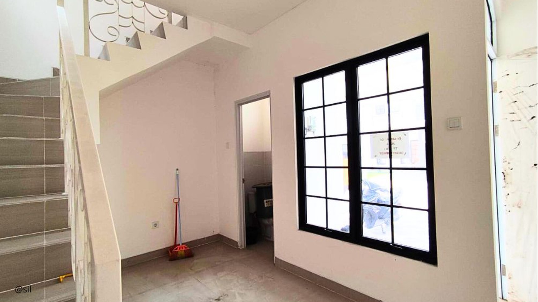 Rumah Modern Sevilla Townhouse Lokasi Strategis Sport City