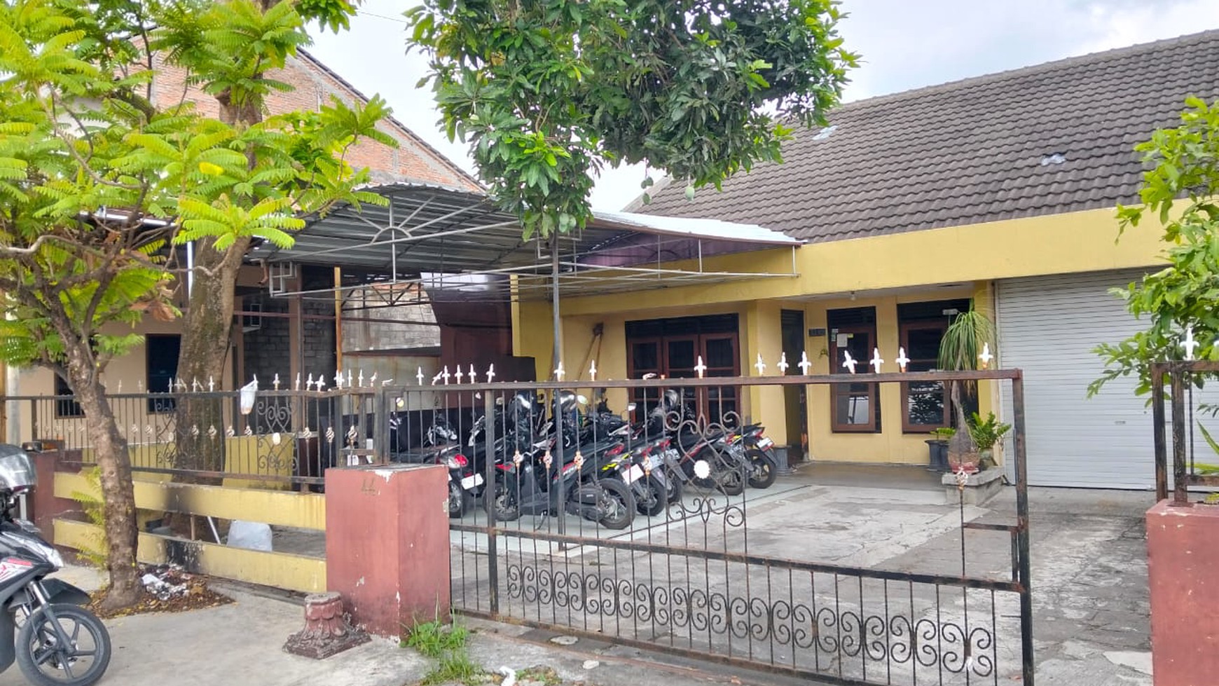 Rumah 2 Lantai Lokasi Strategis di Jalan Raya Tajem Maguwoharjo Depok Sleman 