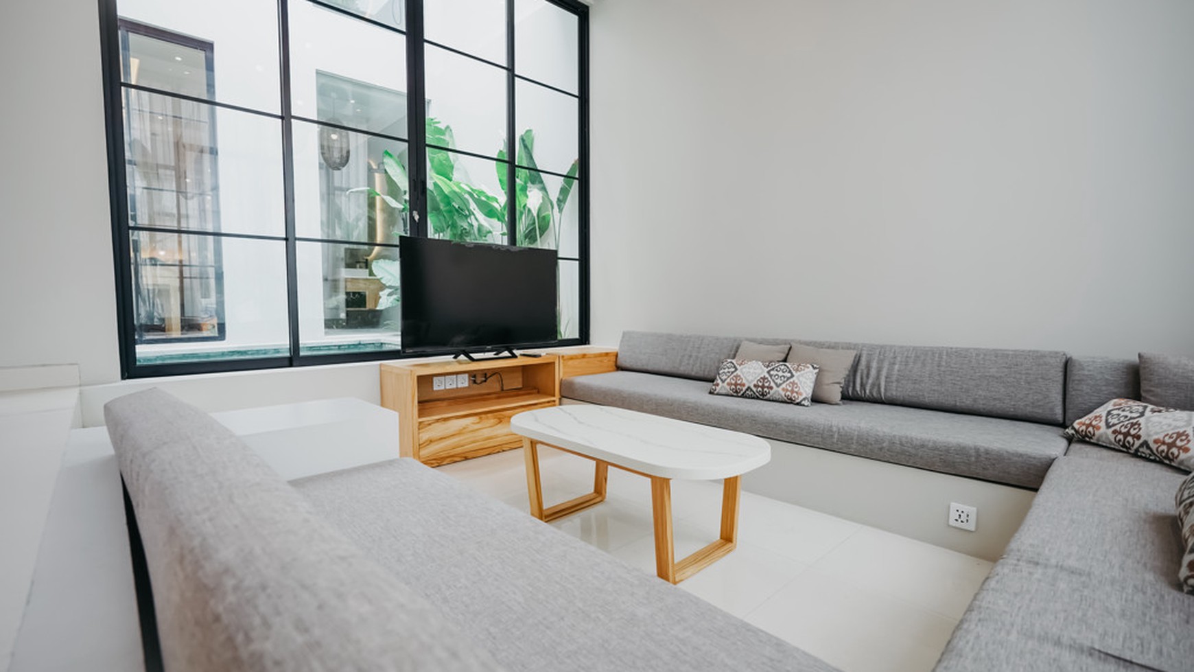 Rumah Hitung Tanah Area Cipete