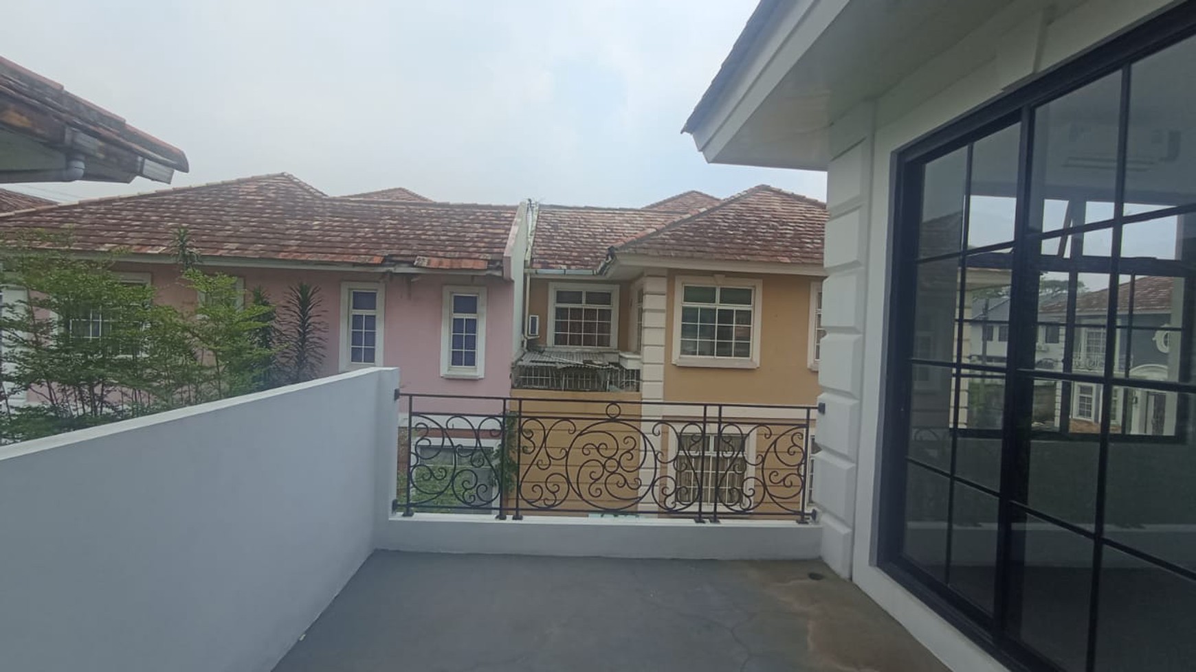 Dijual Townhouse Taman Paris Special Unit (Lantai 1&2) - Lippo Karawaci