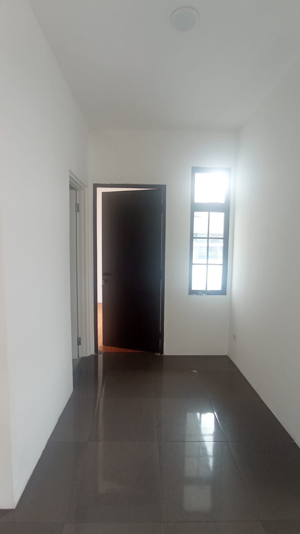 Dijual Townhouse Taman Paris Special Unit (Lantai 1&2) - Lippo Karawaci