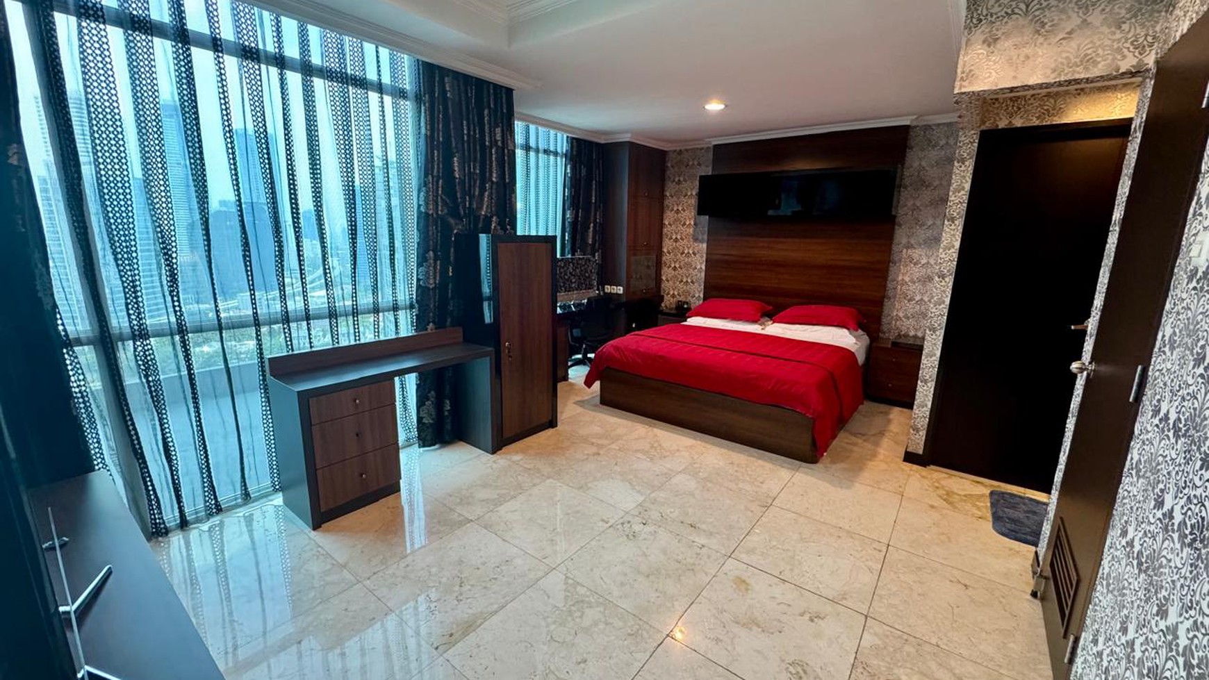 Apartemen Bellagio Residence 3 + 1 Bedrooms, Dekat Ritz Carlton, JW Marriott & One Satrio, Siap Huni 