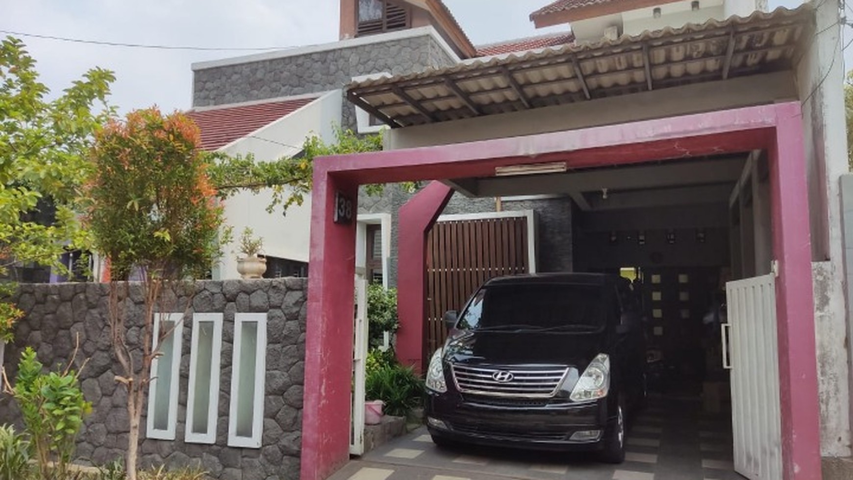 DIJUAL RUMAH MINIMALIS 2 LANTAI DI SURABAYA SELATAN JALAN GAYUNGSARI BARAT