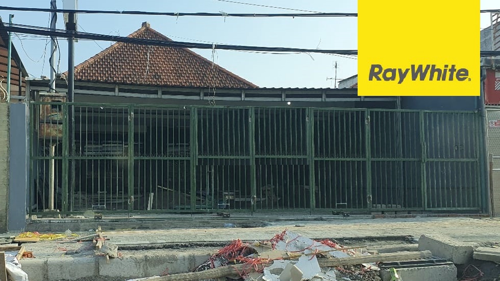 Disewakan Rumah Pusat Kota di Jalan Kartini Surabaya 