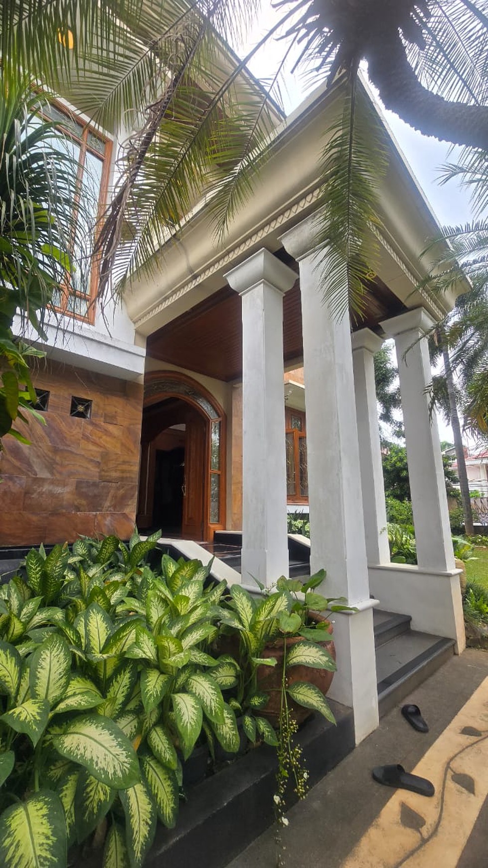 Rumah Mewah dengan Pool di Brawijaya, Kebayoran Baru, Jakarta