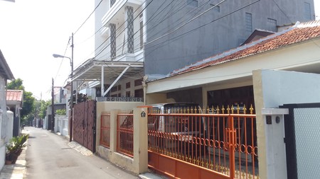 Rumah Strategis Di Tebet Barat Dalam, Tepat Di belakang Gedung Bank BNI Supomo Sangat Marketable Untuk Kos2an / Kontrakan