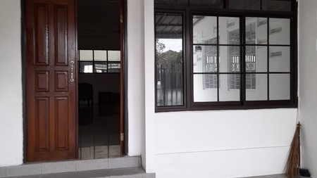 Rumah 2 lantai, lokasi strategis di Biintaro Sektor 2