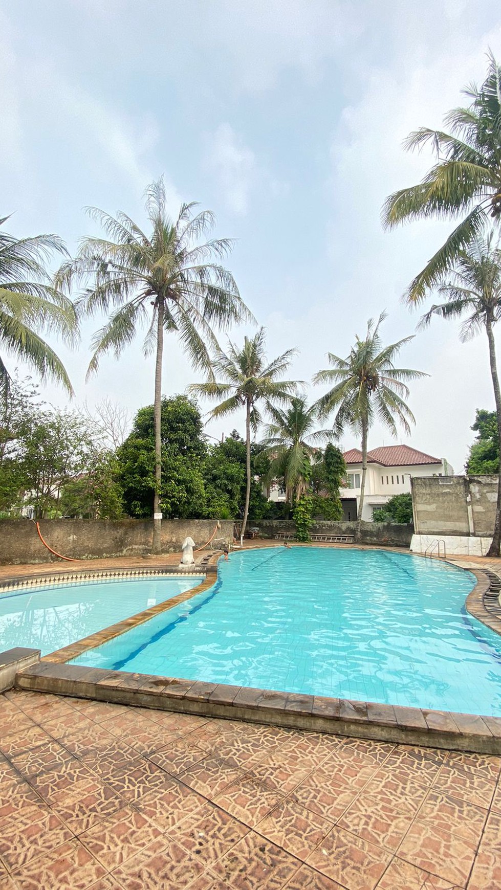 Cinere Bukit Cinere Raya Dalam Komplek Dengan Fasum Swimpool