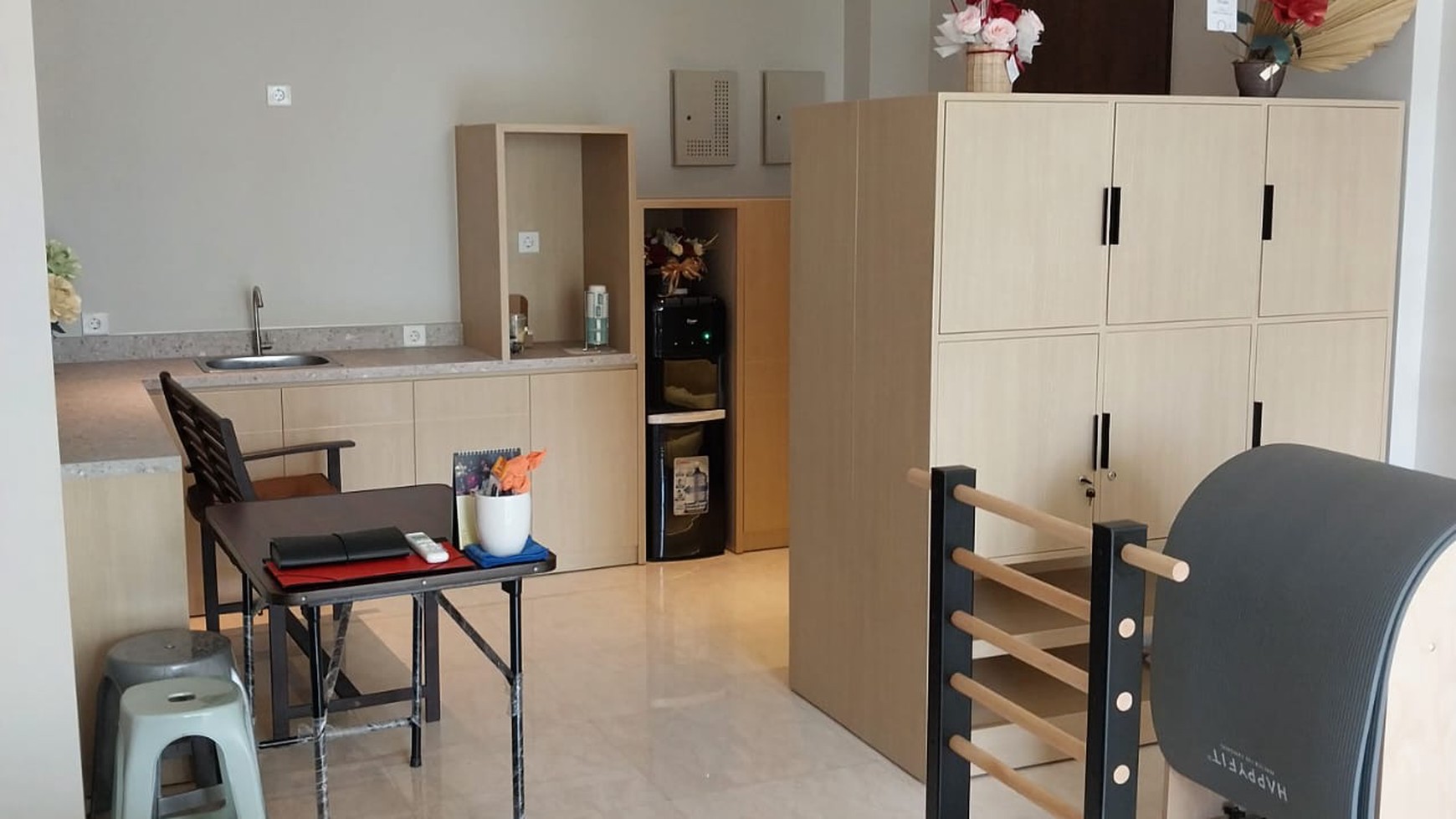 Disewakan Apartemen ROSEBAY Graha Family 2 Bedroom TOWER H  - Boleh Buat Usaha Senam Pilates - Yoga - Sulam Alis - Konsultan Psikologi - Parkiran Mobil  LUAS