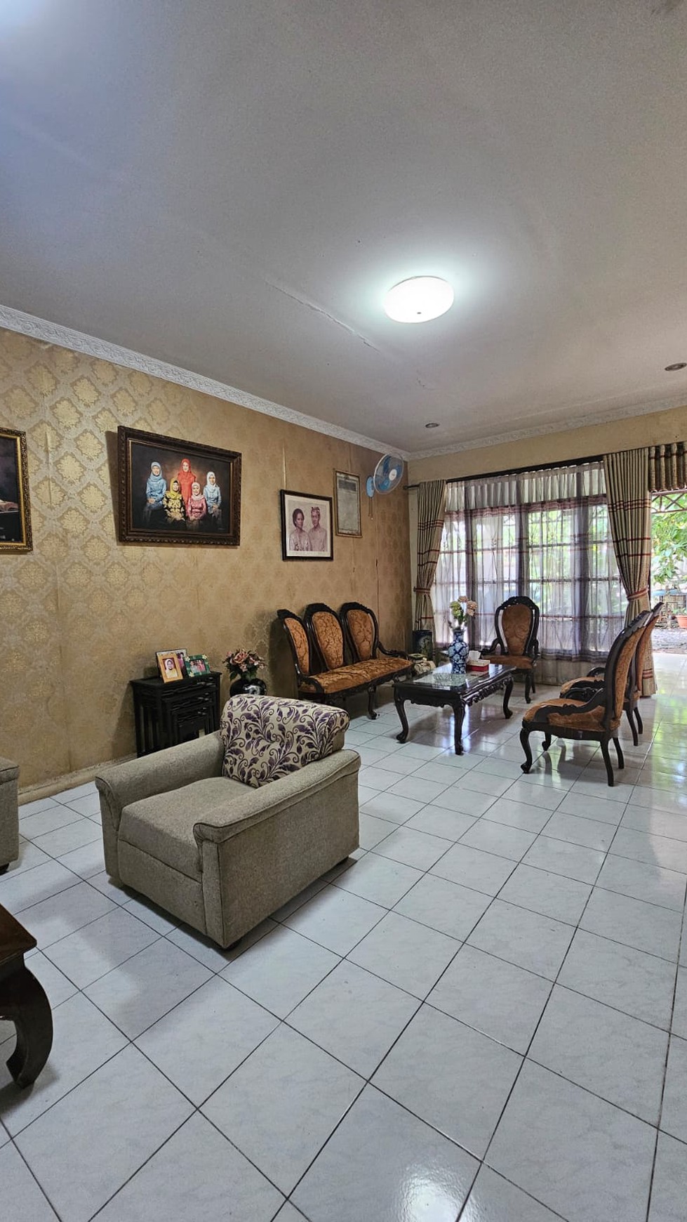 Dijual Rumah Lokasi Strategis dengan Hunian Asri @Bintaro