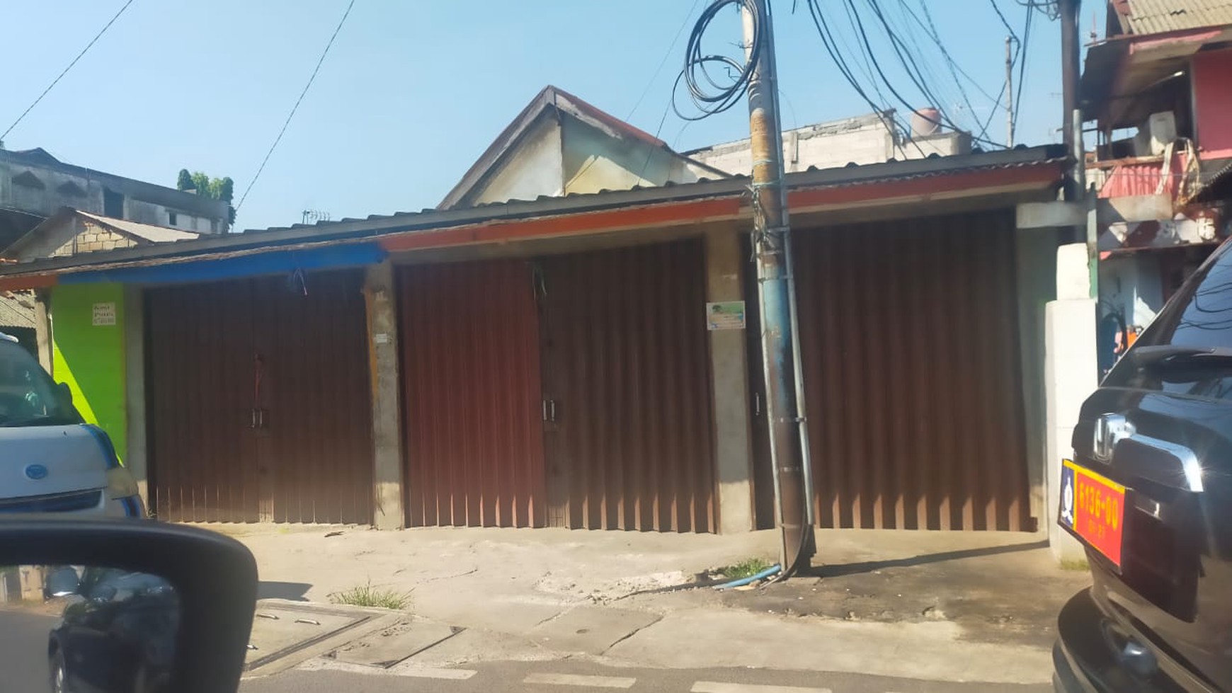 Rumah Strategis Jalan Lebar Dilalui 2 Mobil Di Jalan Otista