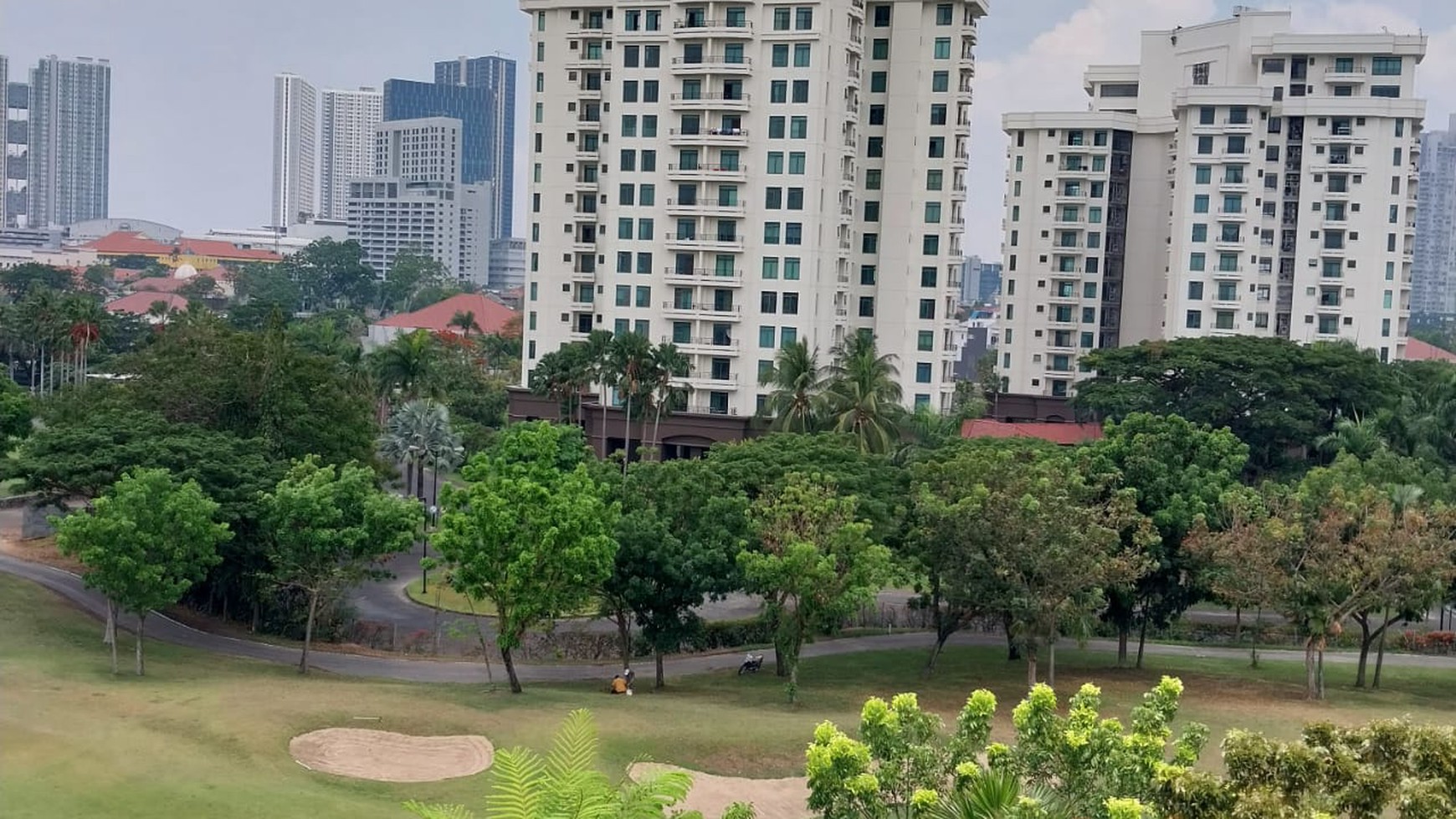 Dijual / Disewakan Apartemen Rosebay Graha Family Tipe 2 BEDROOM Tower H - Unit CORNER - Best View GOLF dan POOL 