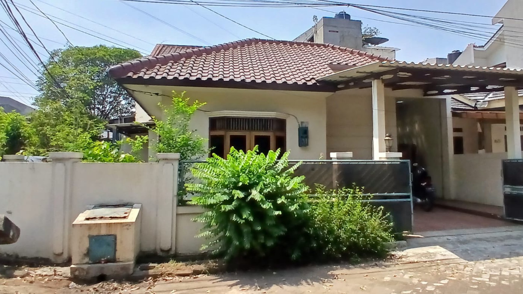 Rumah 2 lantai, rapih bagus di Pondok Karya