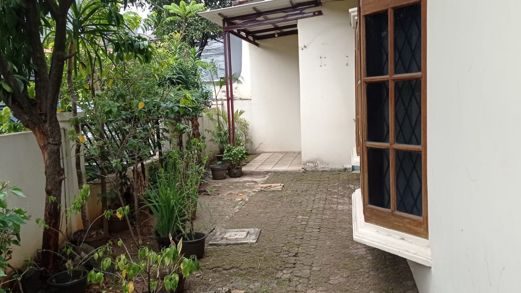 Rumah 2 lantai, rapih bagus di Pondok Karya