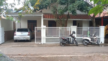 Dijual Rumah dan 6 Unit Pintu Kos-kosan Lokasi Strategis @Serpong