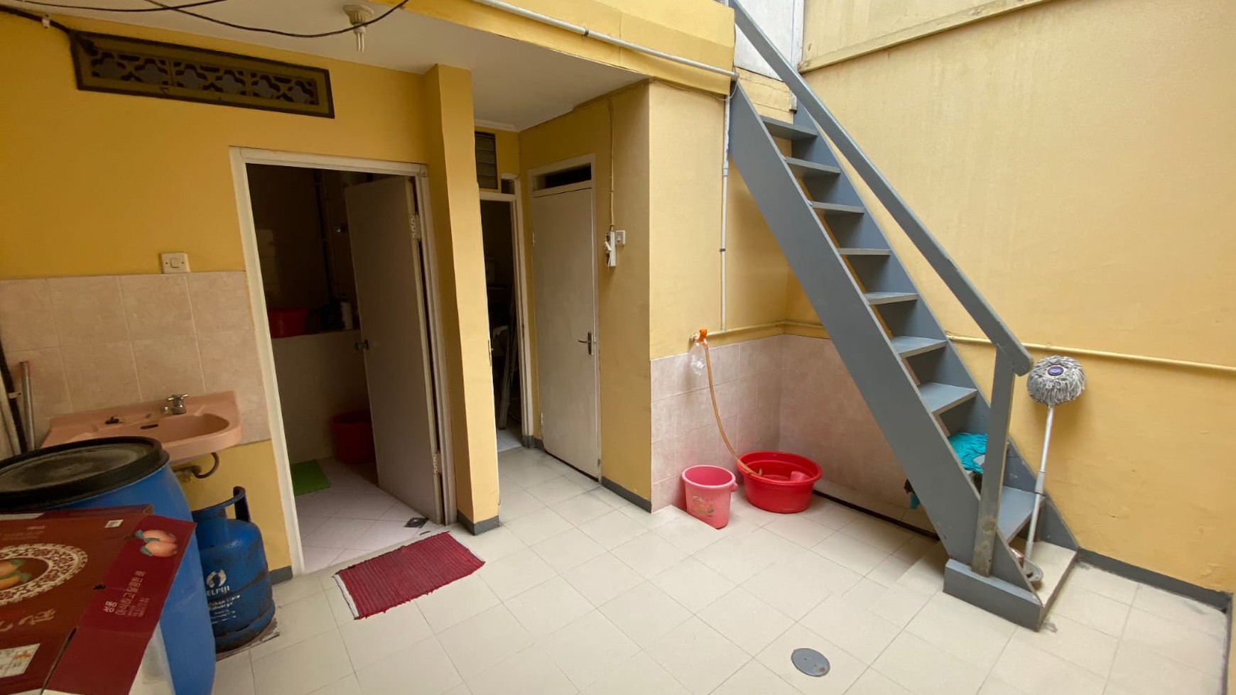 Rumah Hitung Tanah Area Cipete