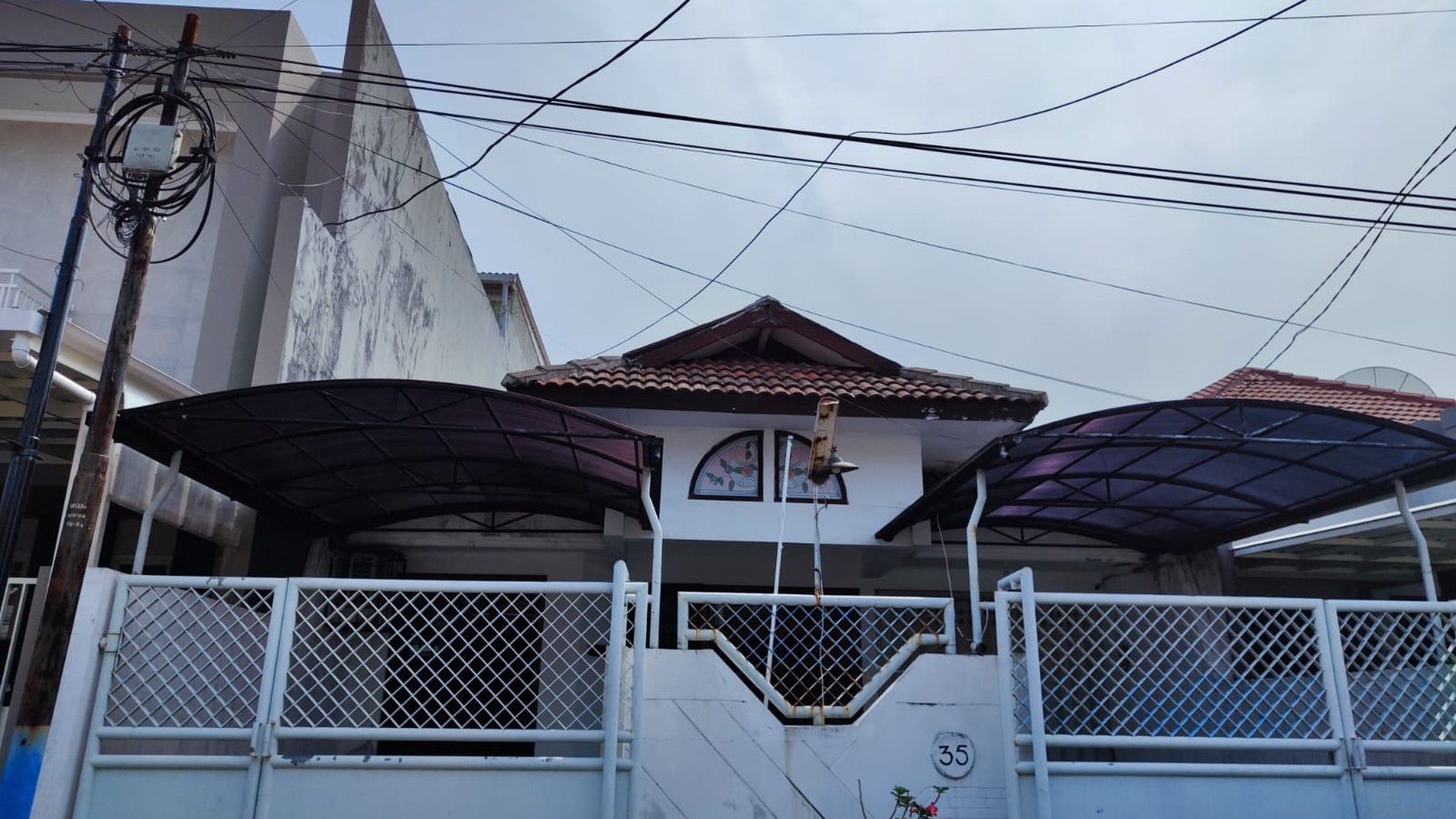 DIJUAL RUMAH STRATEGIS DI SIMPANG DARMO PERMAI SELATAN